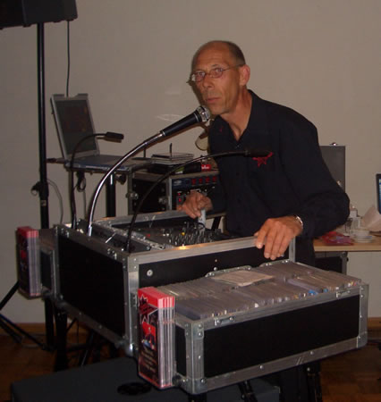 DJ Roland am Mischpult