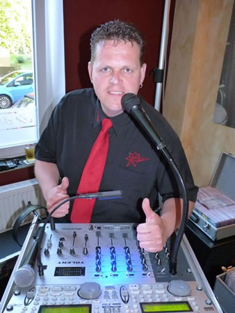 DJ Uwe am Mischpult